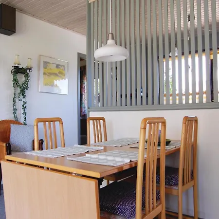 Three-bedroom Holiday In Дом отдыха