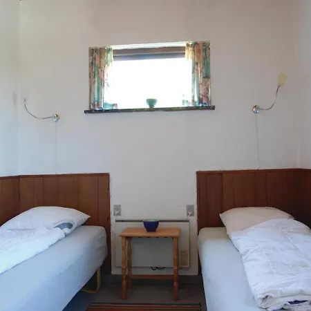 Three-bedroom Holiday In Дом отдыха